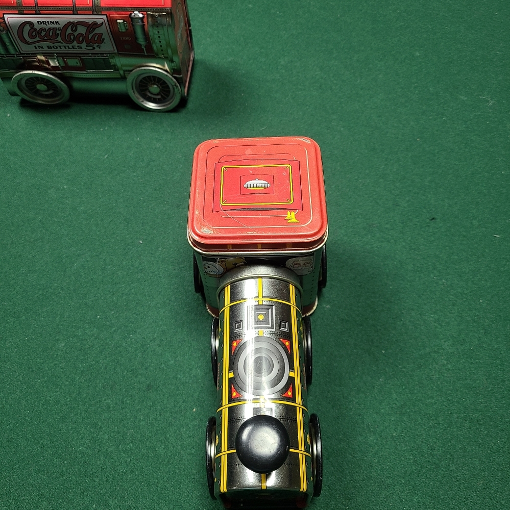 Tin box toy train. EUC. Empty. Two compartments. - Picture 4 of 11